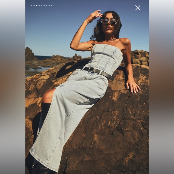 Meshki JORDANA top and ACACIA skirt set in light blue - Picture 3 of 5